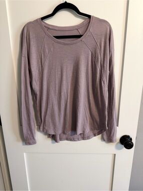 Women’s Lightweight Long-Sleeve Crewneck Top in Dusty Mauve